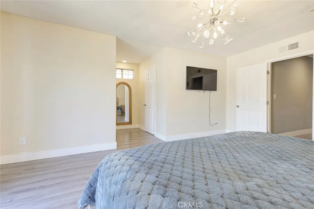 13889 Nurmi Sylmar, CA 91342