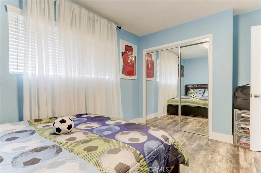 13889 Nurmi Sylmar, CA 91342