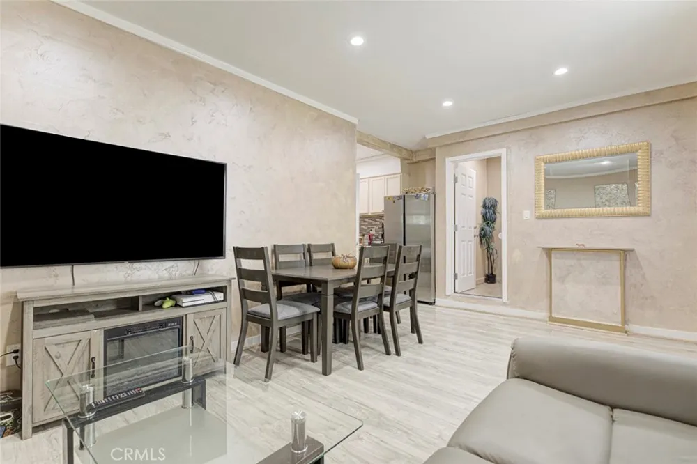 13889 Nurmi Sylmar, CA 91342