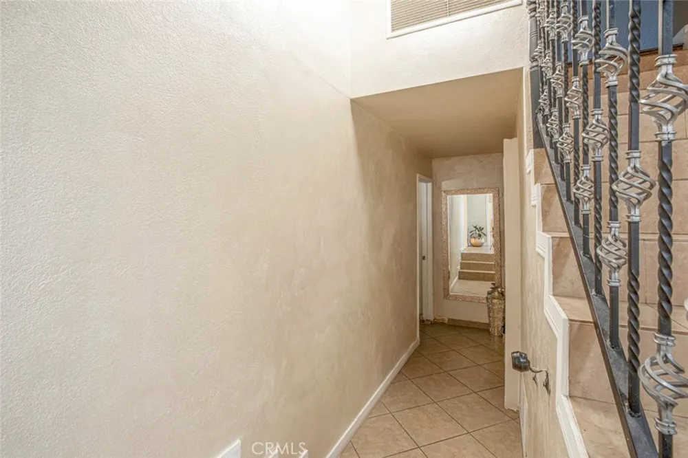 13889 Nurmi Sylmar, CA 91342