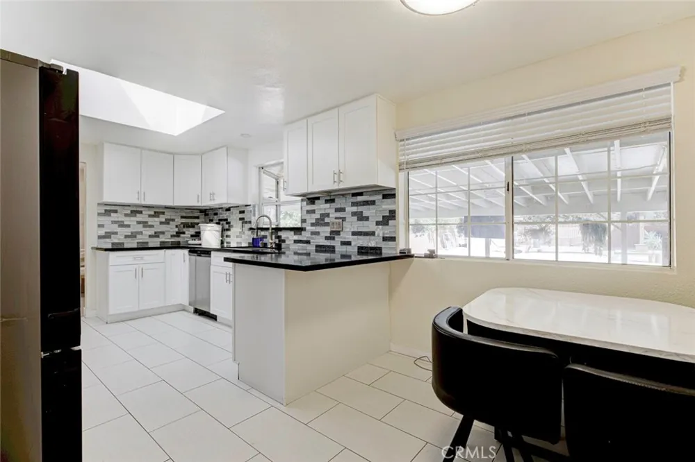 13889 Nurmi Sylmar, CA 91342