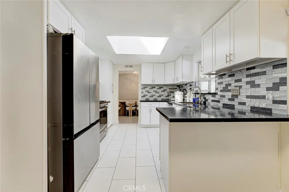 13889 Nurmi Sylmar, CA 91342