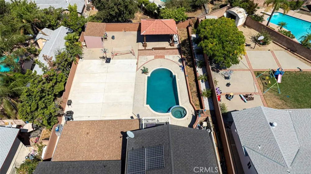 13889 Nurmi Sylmar, CA 91342