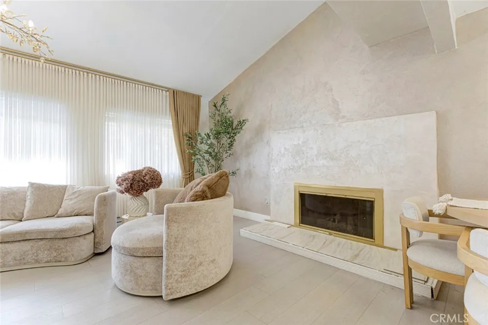 13889 Nurmi Sylmar, CA 91342