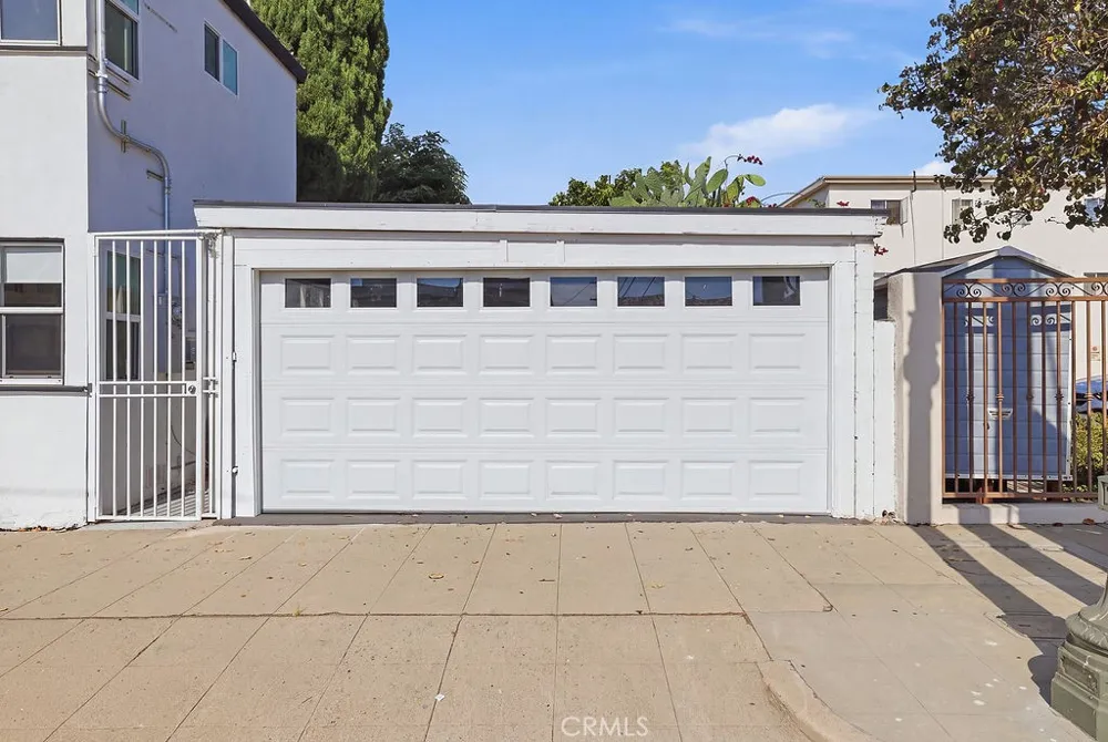 1211 Cole Avenue Hollywood, CA 90038