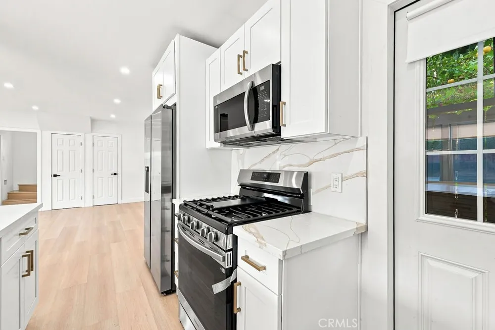 1211 Cole Avenue Hollywood, CA 90038