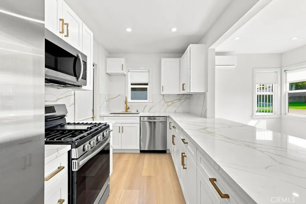 1211 Cole Avenue Hollywood, CA 90038