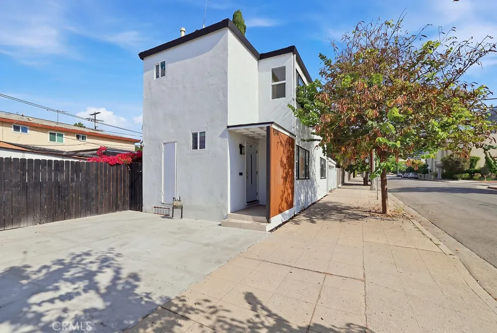 1211 Cole Avenue Hollywood, CA 90038