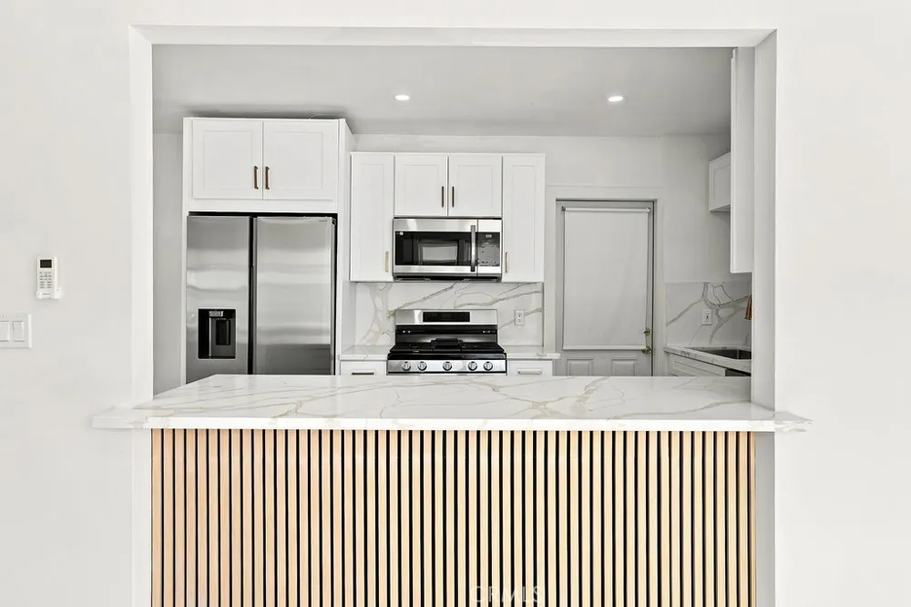 1211 Cole Avenue Hollywood, CA 90038