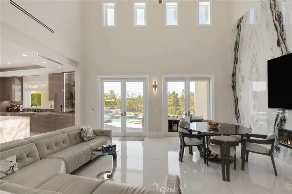 860 Greenridge Drive La Canada Flintridge, CA 91011