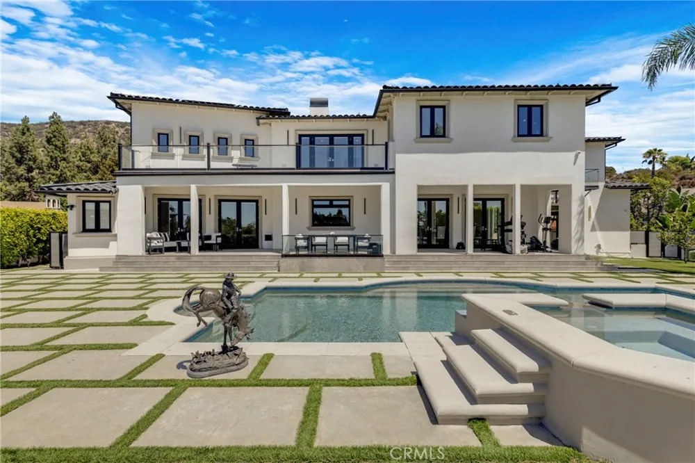 860 Greenridge Drive La Canada Flintridge, CA 91011