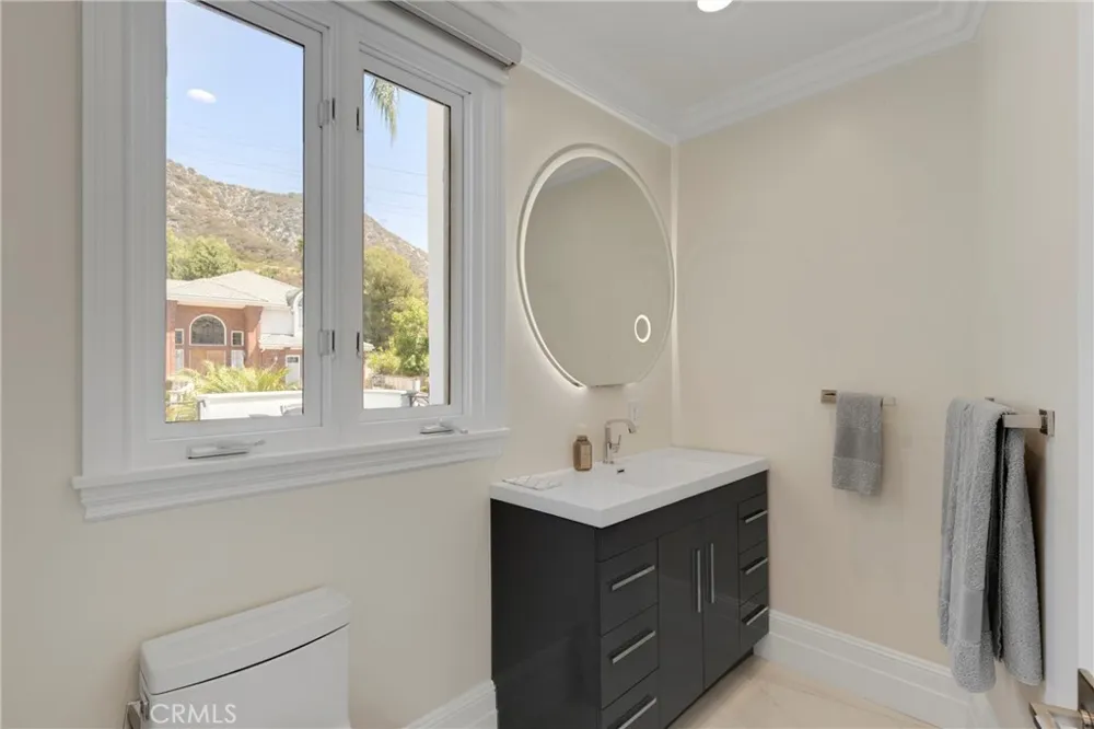 860 Greenridge Drive La Canada Flintridge, CA 91011