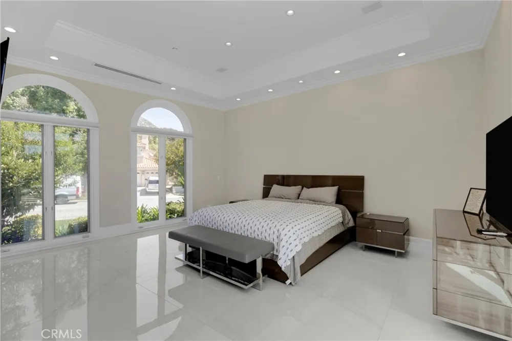 860 Greenridge Drive La Canada Flintridge, CA 91011