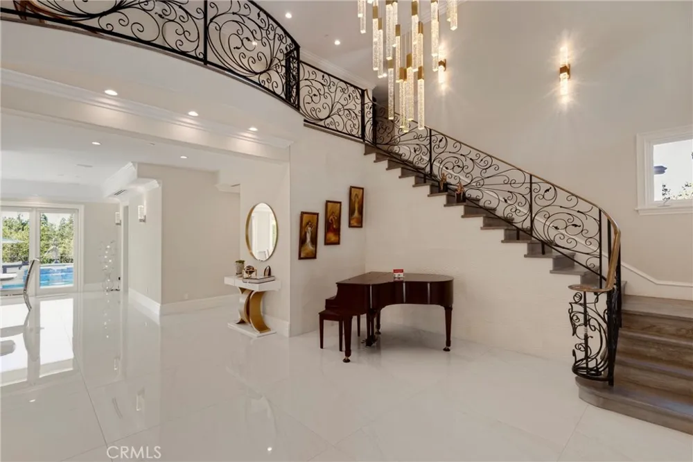 860 Greenridge Drive La Canada Flintridge, CA 91011