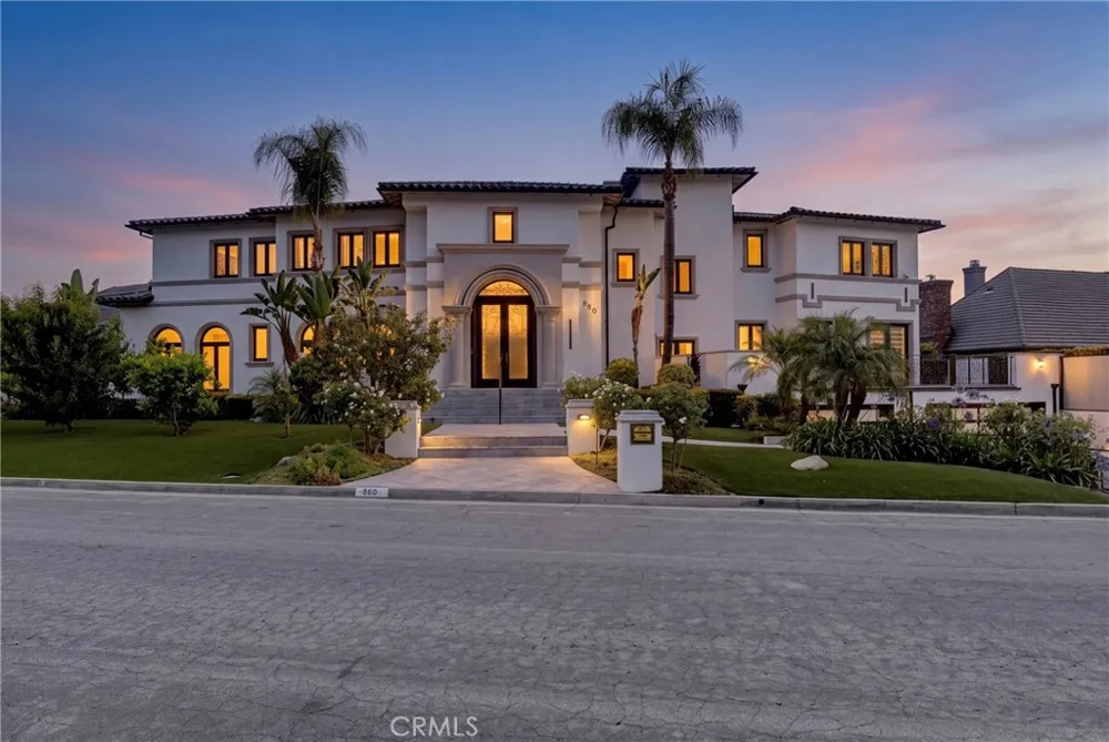 860 Greenridge Drive La Canada Flintridge, CA 91011