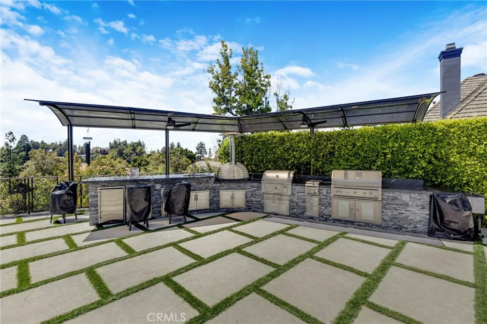 860 Greenridge Drive La Canada Flintridge, CA 91011