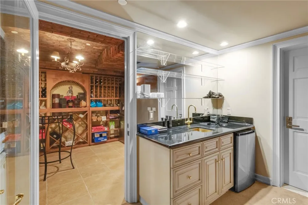 860 Greenridge Drive La Canada Flintridge, CA 91011
