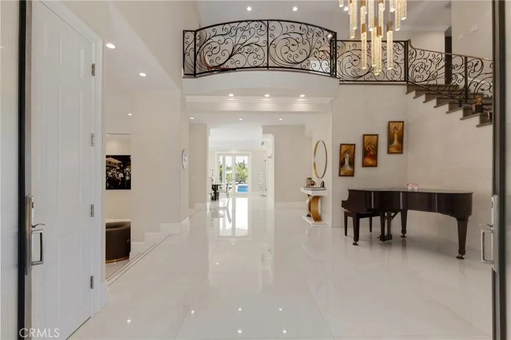 860 Greenridge Drive La Canada Flintridge, CA 91011