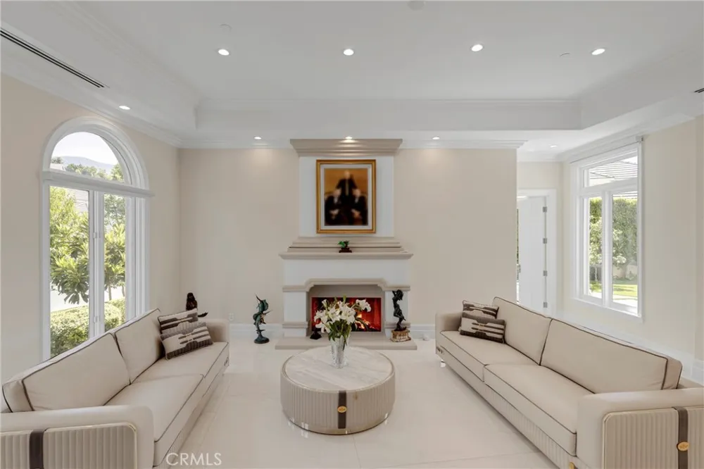 860 Greenridge Drive La Canada Flintridge, CA 91011