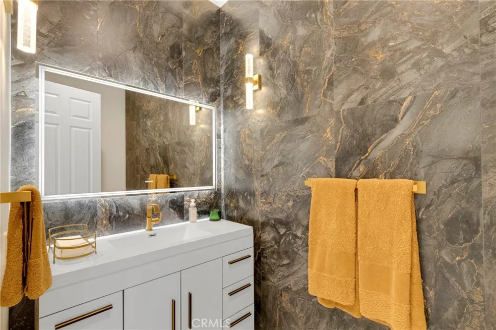 860 Greenridge Drive La Canada Flintridge, CA 91011