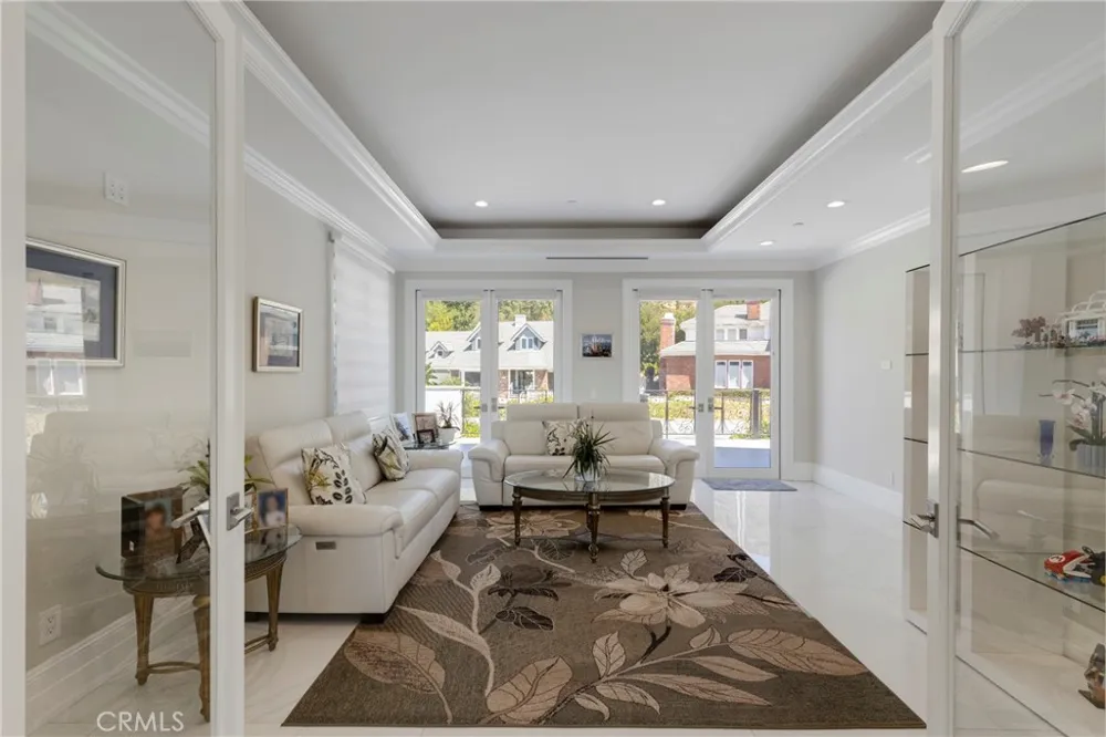860 Greenridge Drive La Canada Flintridge, CA 91011