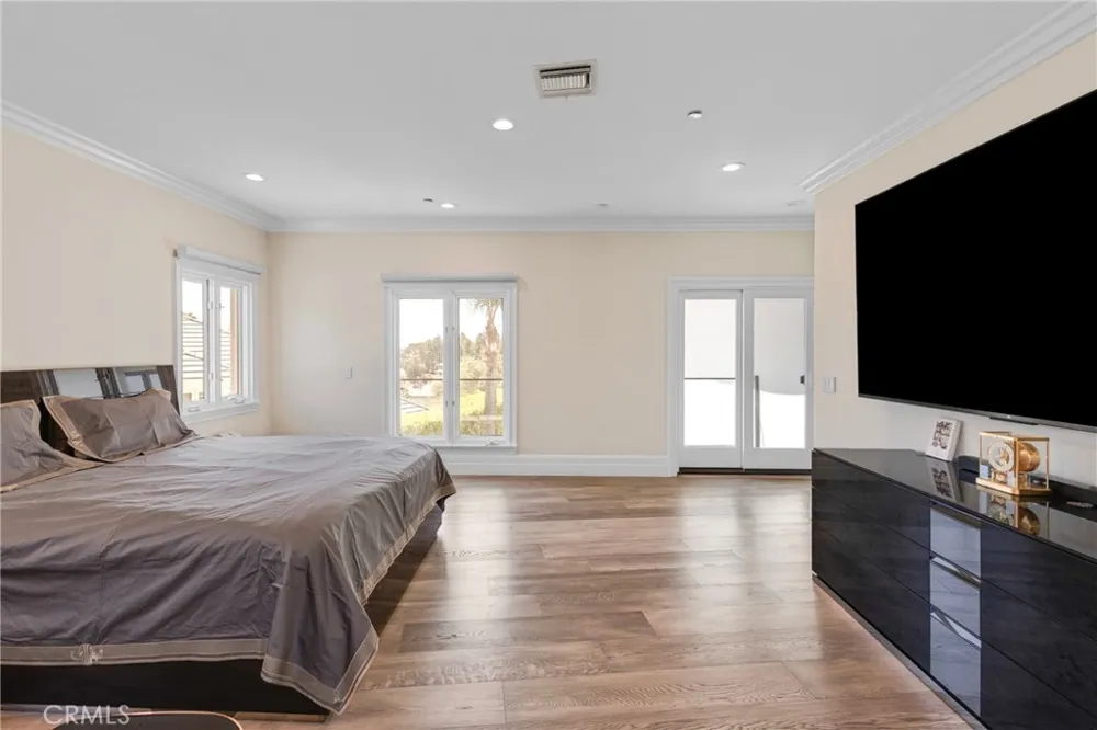 860 Greenridge Drive La Canada Flintridge, CA 91011