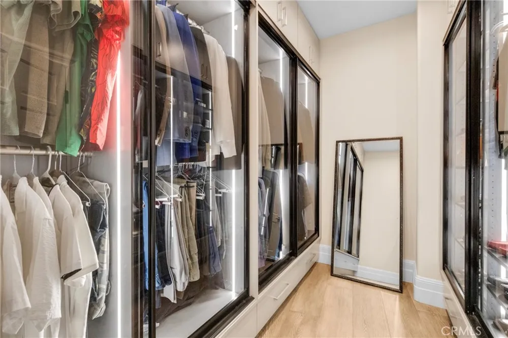 860 Greenridge Drive La Canada Flintridge, CA 91011