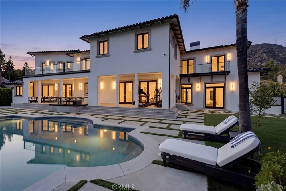 860 Greenridge Drive La Canada Flintridge, CA 91011