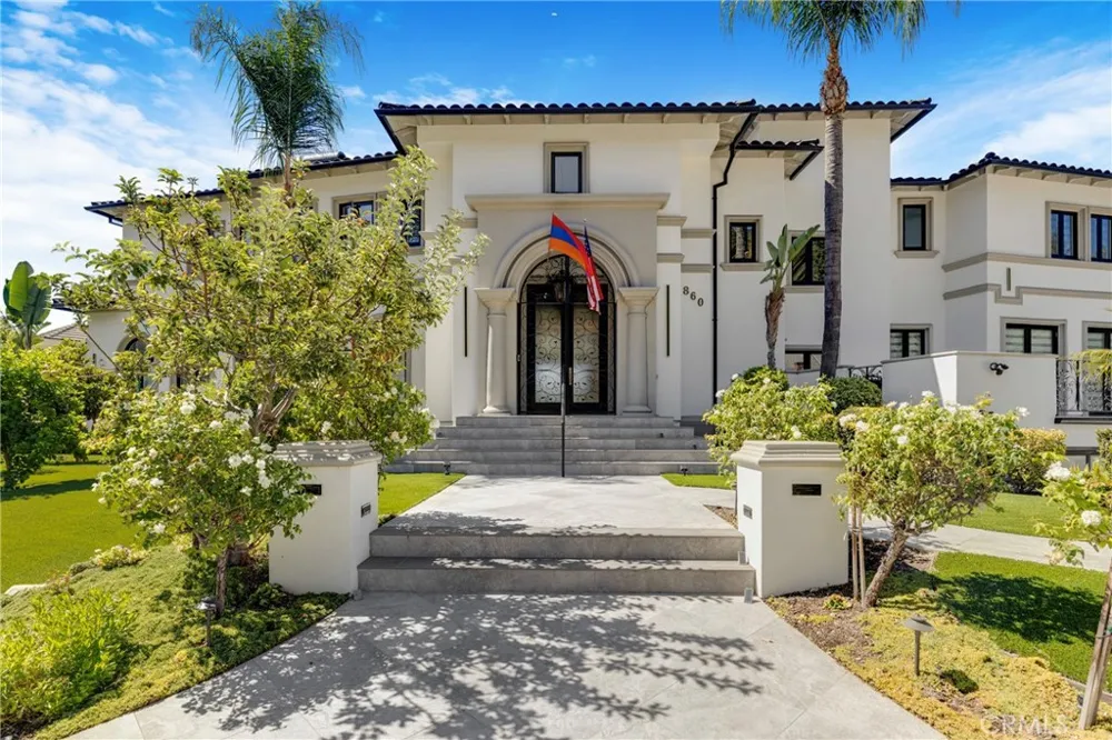 860 Greenridge Drive La Canada Flintridge, CA 91011