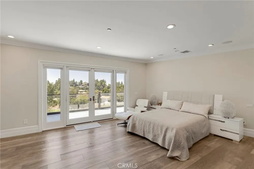 860 Greenridge Drive La Canada Flintridge, CA 91011