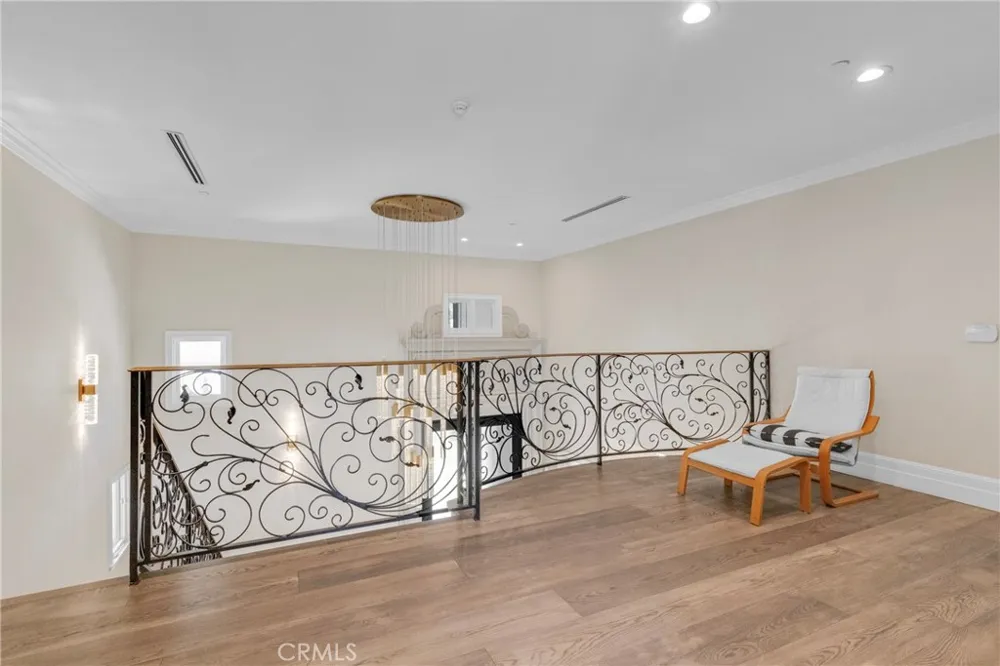 860 Greenridge Drive La Canada Flintridge, CA 91011