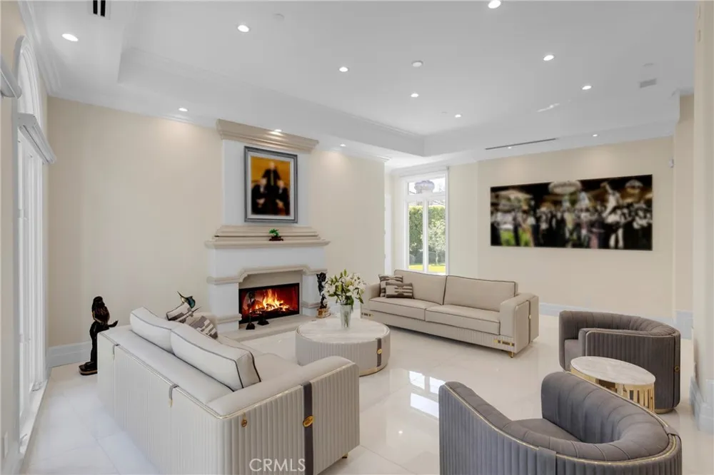 860 Greenridge Drive La Canada Flintridge, CA 91011