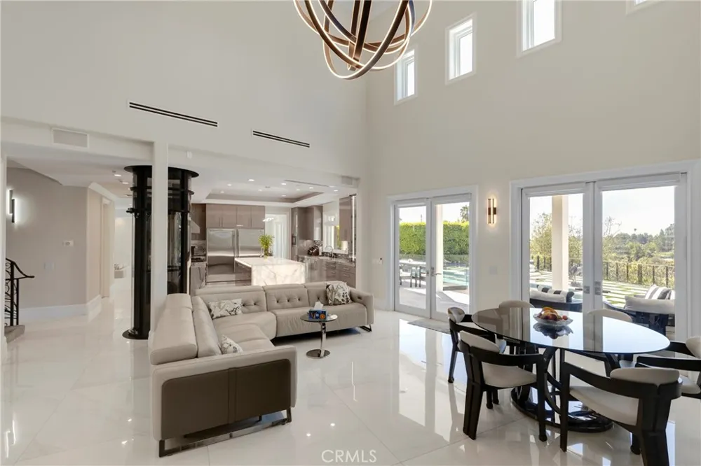 860 Greenridge Drive La Canada Flintridge, CA 91011