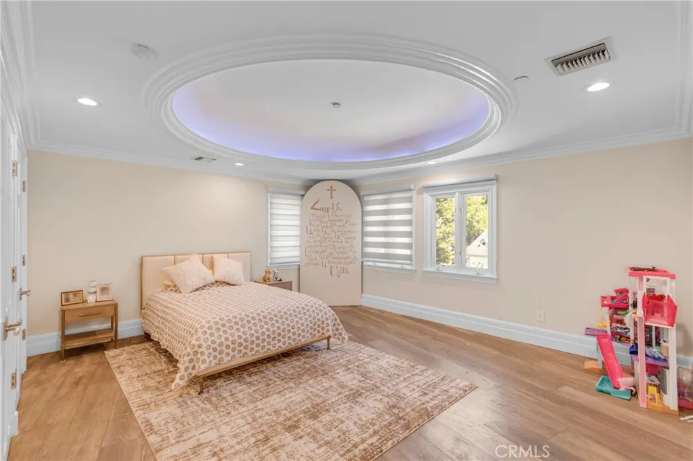860 Greenridge Drive La Canada Flintridge, CA 91011