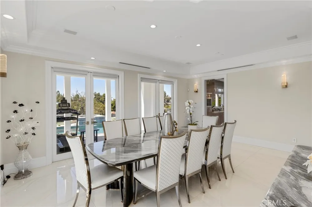 860 Greenridge Drive La Canada Flintridge, CA 91011