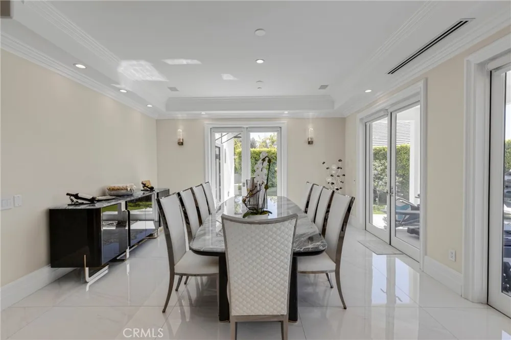 860 Greenridge Drive La Canada Flintridge, CA 91011