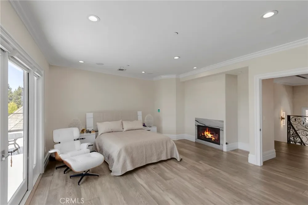 860 Greenridge Drive La Canada Flintridge, CA 91011