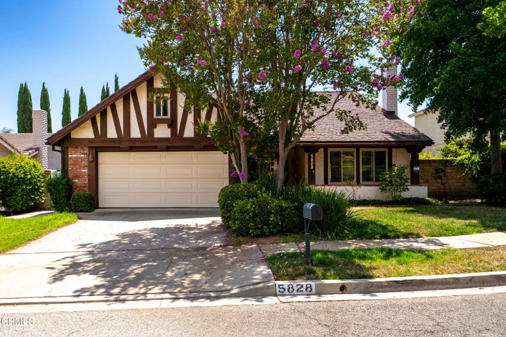 5828 Sunny Vista Avenue Oak Park, CA 91377