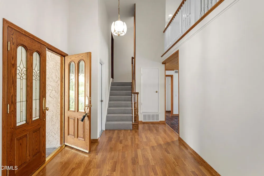 5828 Sunny Vista Avenue Oak Park, CA 91377