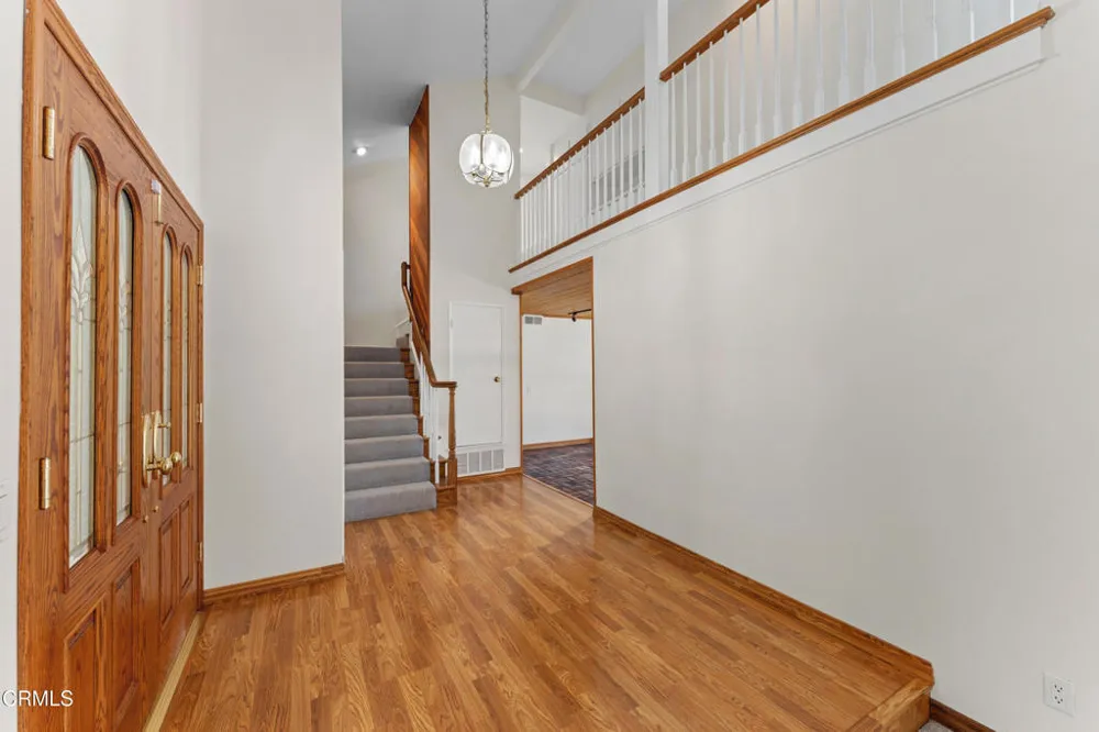 5828 Sunny Vista Avenue Oak Park, CA 91377