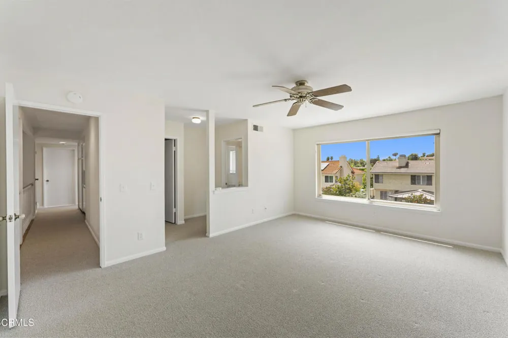 5828 Sunny Vista Avenue Oak Park, CA 91377