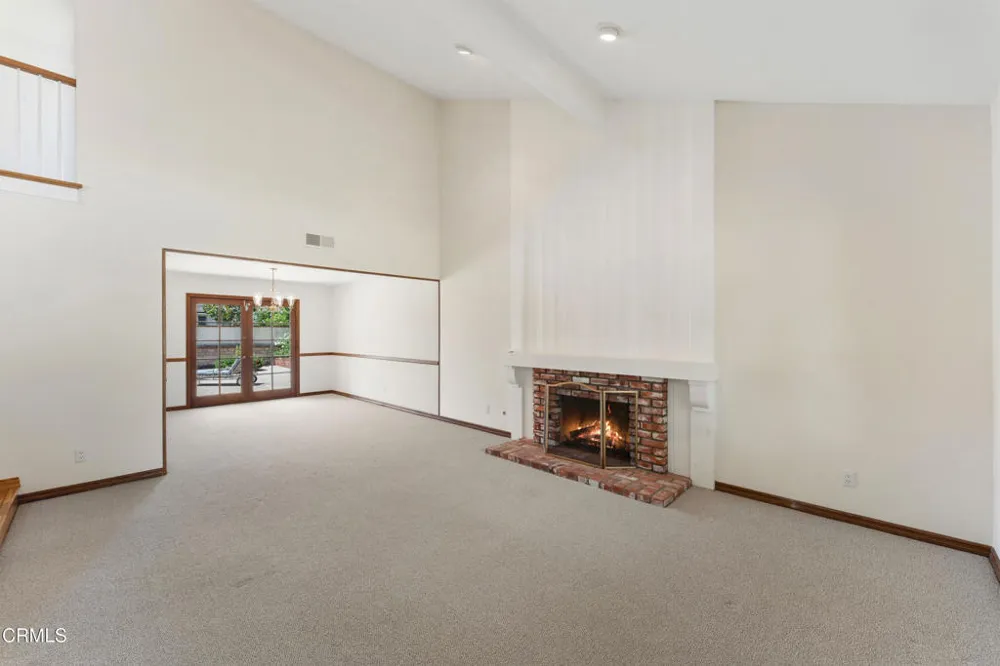 5828 Sunny Vista Avenue Oak Park, CA 91377