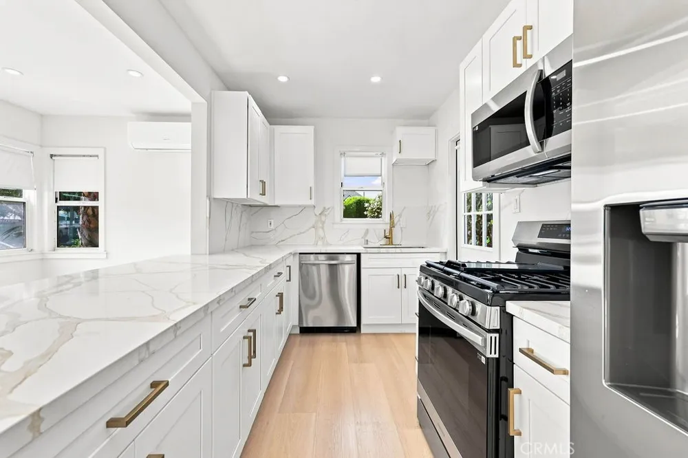 1205 Cole Avenue Hollywood, CA 90038