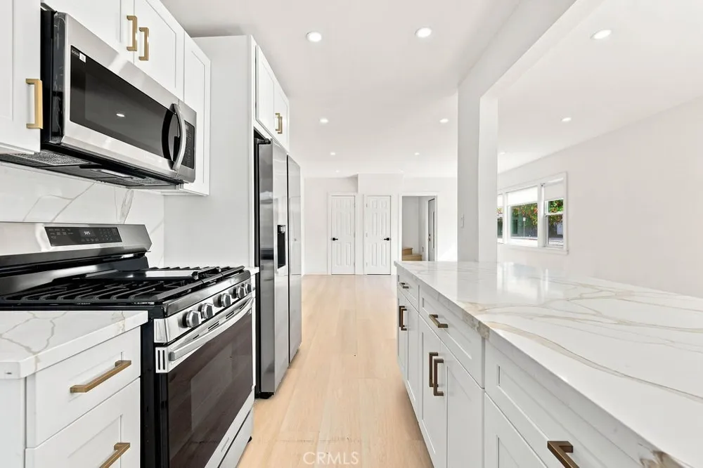 1205 Cole Avenue Hollywood, CA 90038
