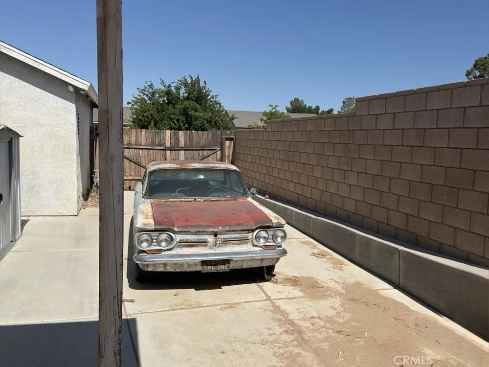 17808 Stevens Adelanto, CA 92301
