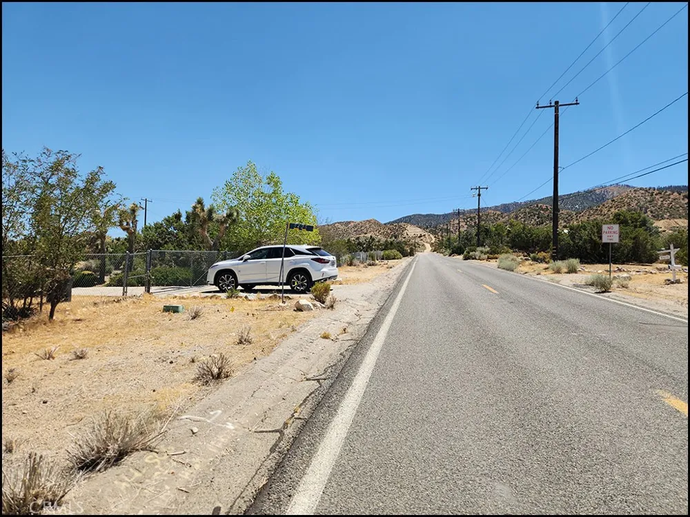 9425 Mountain Pinon Hills, CA 92372