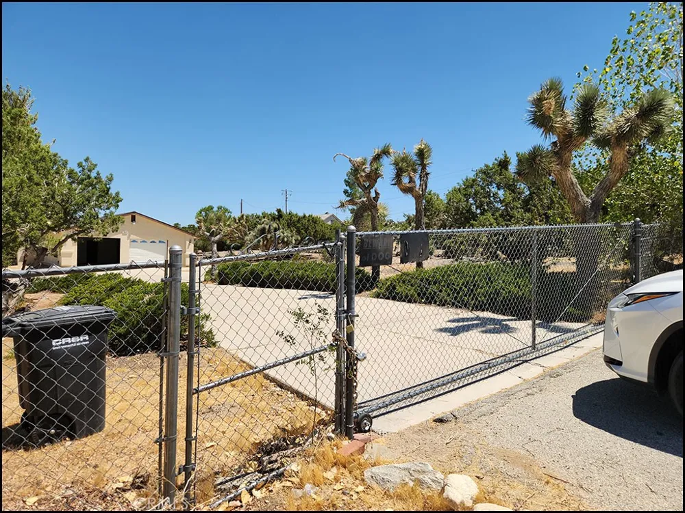 9425 Mountain Pinon Hills, CA 92372