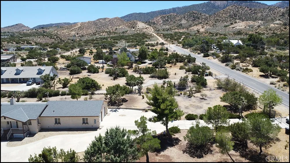 9425 Mountain Pinon Hills, CA 92372
