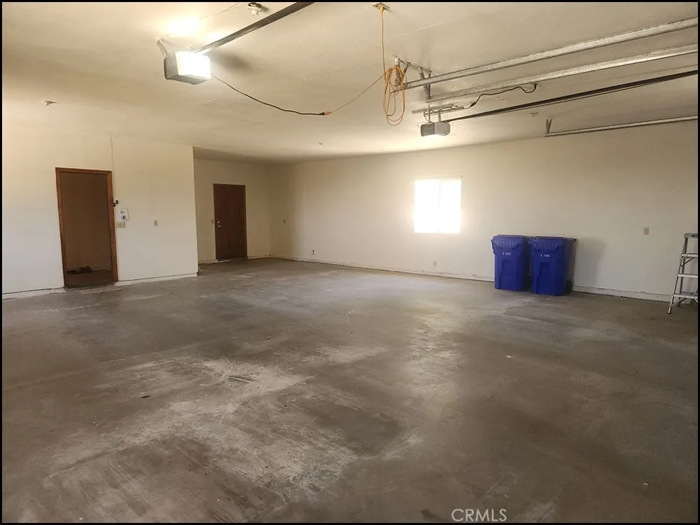 9425 Mountain Pinon Hills, CA 92372