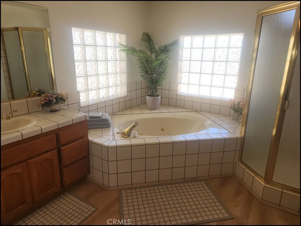 9425 Mountain Pinon Hills, CA 92372
